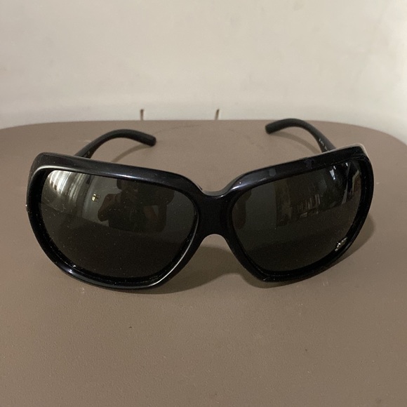 BURBERRY-AUTHENTIC WITH THE ICONIC ‘KNIGHT’ UPON THE HORSE ON LENSE - Picture 2 of 11